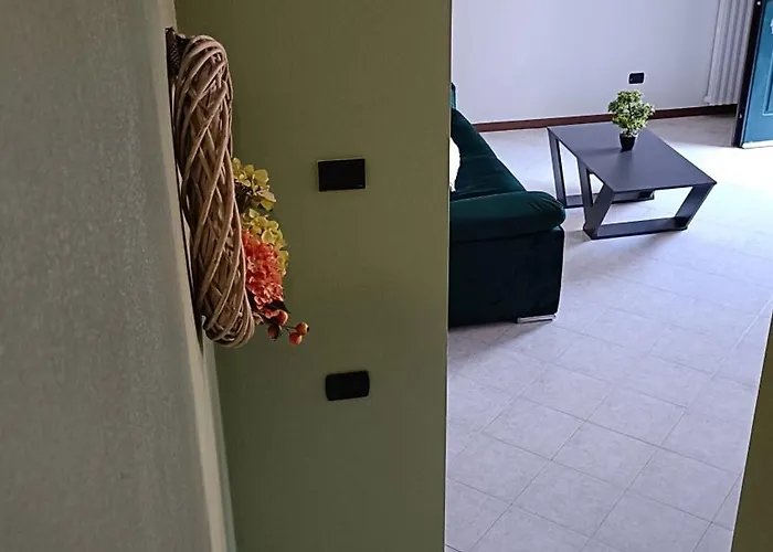 S.g. House كاستلْنْيوفو ديل غارد