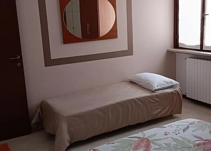 S.g. House * كاستلْنْيوفو ديل غارد
