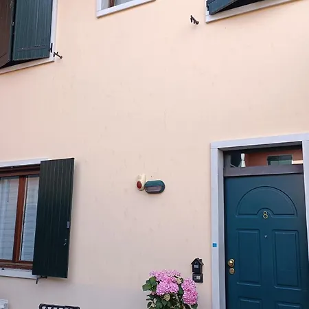 Apartment S.g. House *